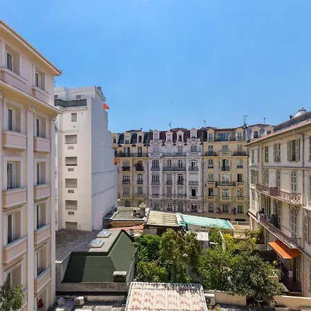 Apartment Feel - Alphonse Karr