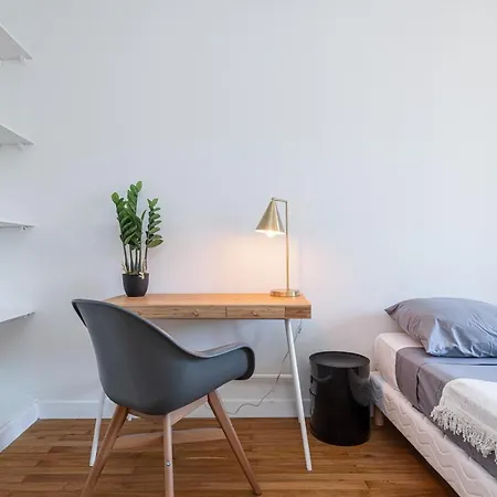 Feel - Alphonse Karr Apartment *