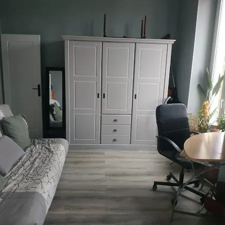 Chambres Dans Un Bel Immeuble Des Années 30 Niza