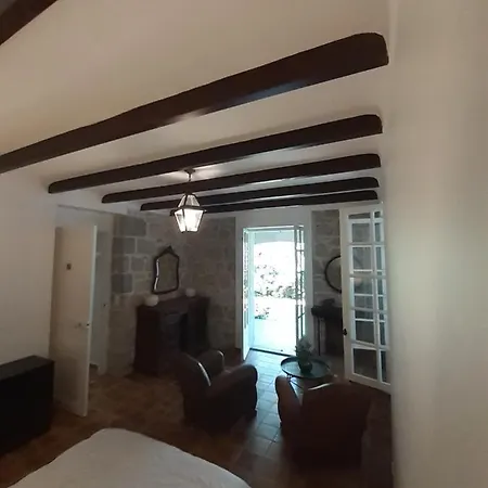 F1 Apartment *