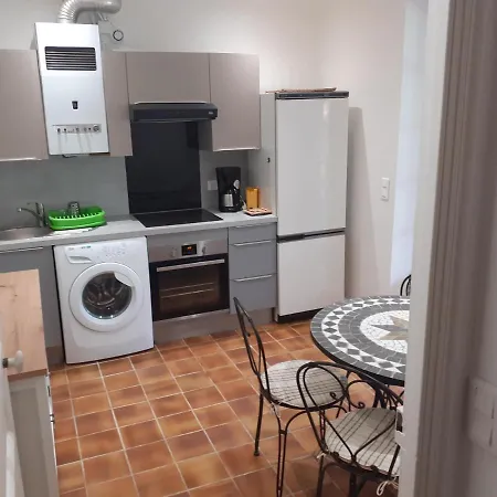 F1 Apartment *