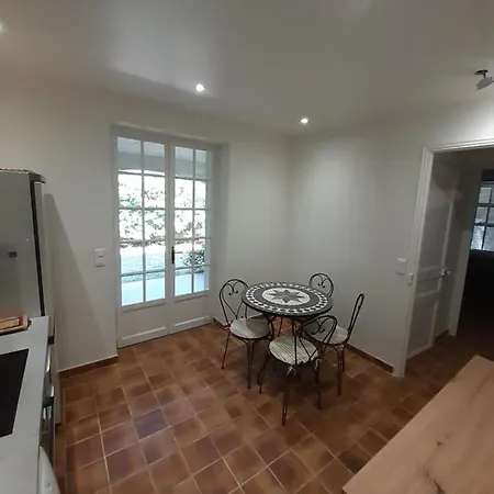 F1 Apartment *