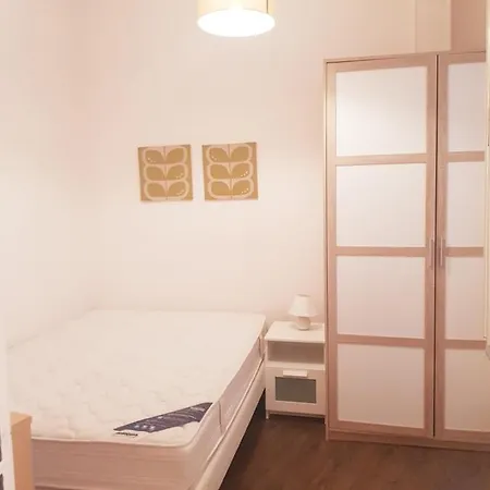 Beautiful Old Town Home - 2 Bedrooms Apartment Nice