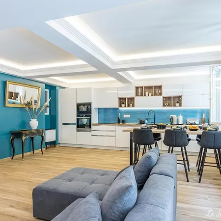 Luxury 3 Bdr Garden & Parking - Angels' Garden Апартаменты