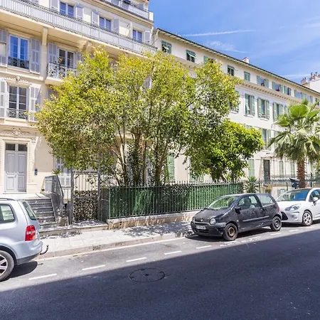 Luxury 3 Bdr Garden & Parking - Angels' Garden