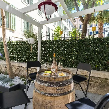 Апартаменты Luxury 3 Bdr Garden & Parking - Angels' Garden