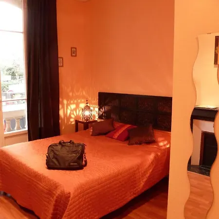 Victor Hugo Hotel 2*