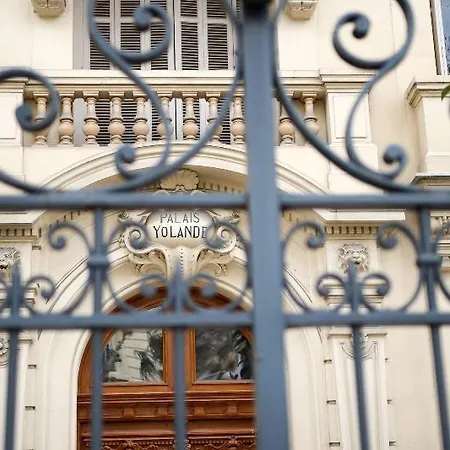Victor Hugo Hotel 2*