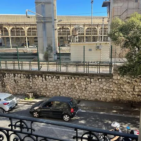 Petits Tout équipées Gare * Niza