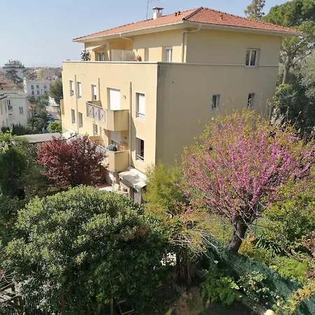 Soraya , Quiet Location With Big Garden Near And Old Town Of Lägenhet Nice