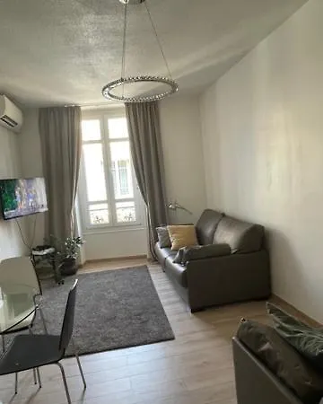 Apartment On Dante Street Next To The Sea *