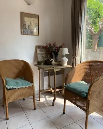 Soraya , Quiet Location With Big Garden Near And Old Town Of Lägenhet