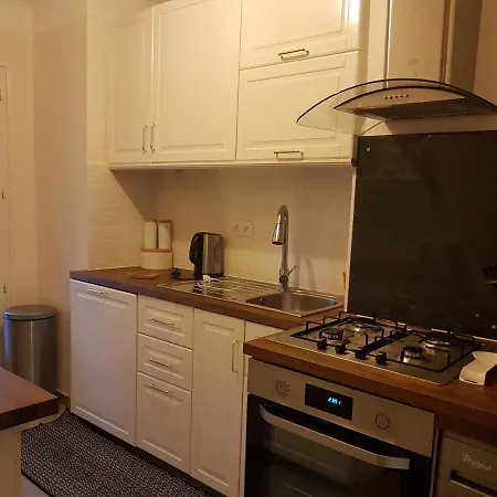 Appartement Parking Gratuit A Cote Appartement 2 Chambres 47M2 Climatise A Cote Aeroport-Tram Sur Place-Plage 6 Min-Centre Ville 16 Min Avec Tram-Free Parking, 47M2 Apartment 2 Rooms,Air-Conditioned Next To The Airport- Tram On Spot- 6 Min Beach- 16Min Center