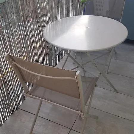 Parking Gratuit A Cote Appartement 2 Chambres 47M2 Climatise A Cote Aeroport-Tram Sur Place-Plage 6 Min-Centre Ville 16 Min Avec Tram-Free Parking, 47M2 Apartment 2 Rooms,Air-Conditioned Next To The Airport- Tram On Spot- 6 Min Beach- 16Min Center *