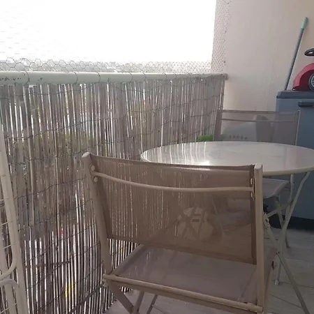 Parking Gratuit A Cote Appartement 2 Chambres 47M2 Climatise A Cote Aeroport-Tram Sur Place-Plage 6 Min-Centre Ville 16 Min Avec Tram-Free Parking, 47M2 Apartment 2 Rooms,Air-Conditioned Next To The Airport- Tram On Spot- 6 Min Beach- 16Min Center Nice