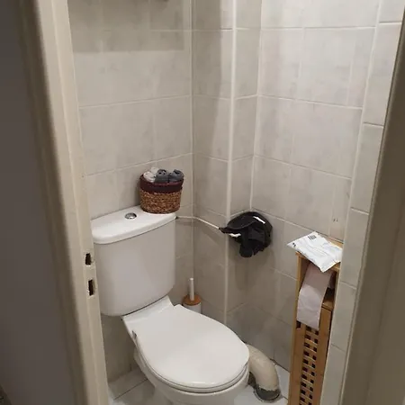 Parking Gratuit A Cote Appartement 2 Chambres 47M2 Climatise A Cote Aeroport-Tram Sur Place-Plage 6 Min-Centre Ville 16 Min Avec Tram-Free Parking, 47M2 Apartment 2 Rooms,Air-Conditioned Next To The Airport- Tram On Spot- 6 Min Beach- 16Min Center * Nice