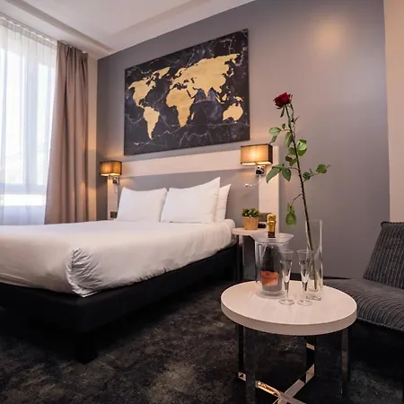 Univers Otel