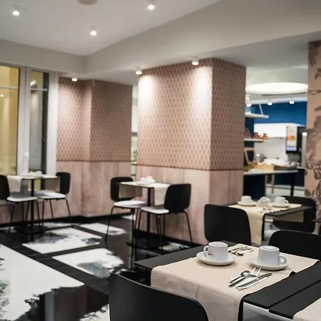 Otel Univers 4*