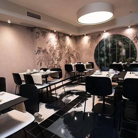 Univers Otel 4*