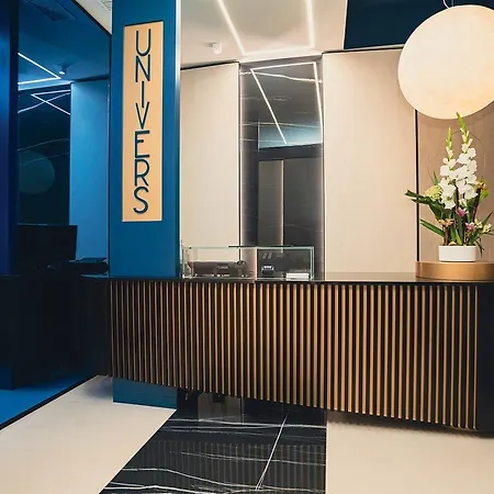 Hotell Univers 4*