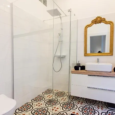 Apartment St Vincent - 3 Bedrooms, Magnificent,vaste, Sunny, A/c, Wifi