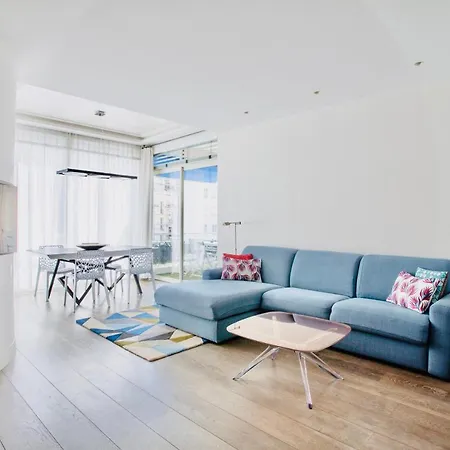 Luxurious 2 Bedrooms Apartment, 30 Meter From * ニース