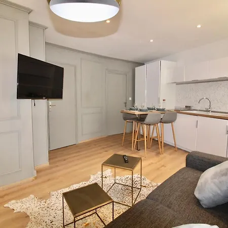 Apartment Lovely Heart Of Golden Square Fiber Wifi *