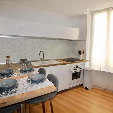 Apartment Lovely Heart Of Golden Square Fiber Wifi *