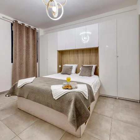 Chic & Cosy In Hyper Center, Parking Free & Air Conditioned & Wifi *
