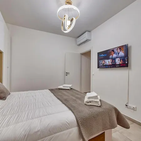 Chic & Cosy In Hyper Center, Parking Free & Air Conditioned & Wifi Apartment Nice
