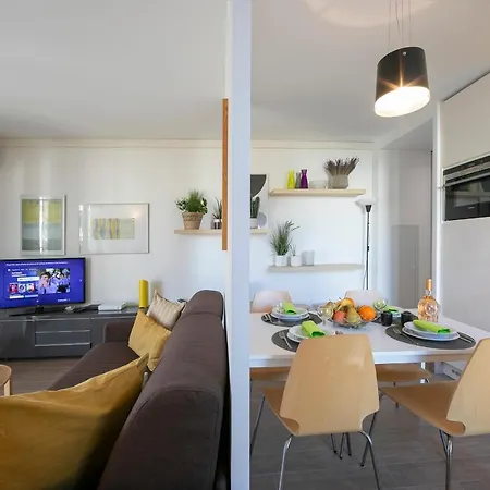 Liberation - Happy Apartamento Niza