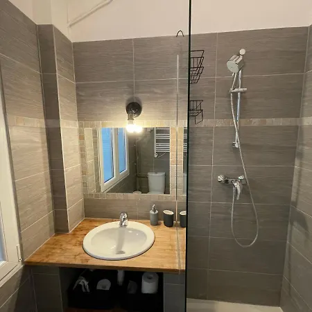 Renting - Notre Dame - Cosy Loft Perfect View On The Roofs *