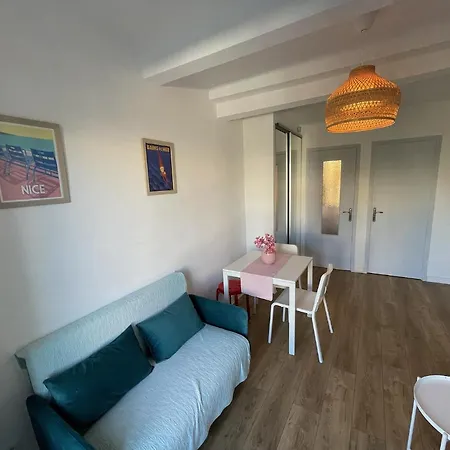 Renting - Jaures - Cosy Flat - Old Town - Great View - Aircon Apartment