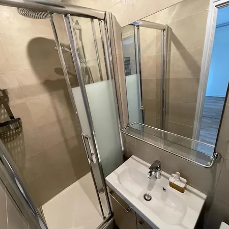 Renting - Jaures - Cosy Flat - Old Town - Great View - Aircon Apartment *