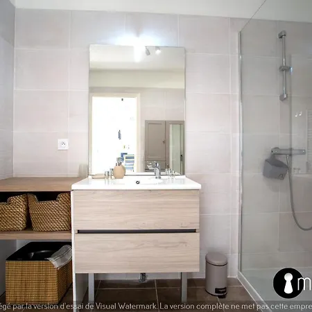 Air-conditioned With Pool Garage In A Luxury Holiday home Nice