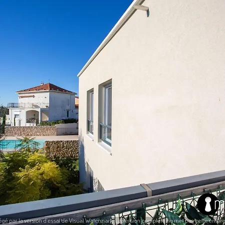 Air-conditioned With Pool Garage In A Luxury