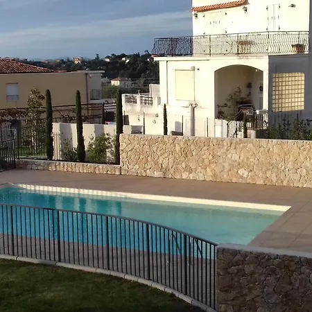 Air-conditioned With Pool Garage In A Luxury Nice