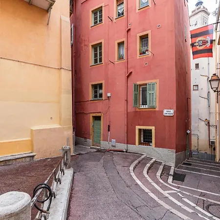 Atypical Cozy 1 Bdr Old Town Apartment