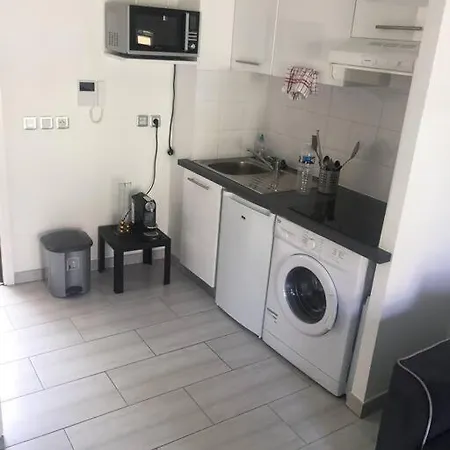 Meuble. Proche Et Centre Apartment