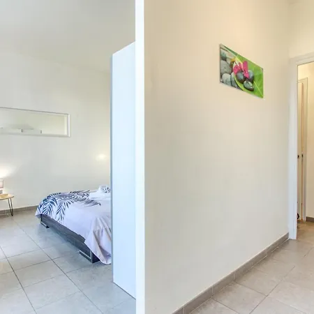 Le Jean Jaures - Refait A Neuf, Lumineux, Long Balcon, Jolie Vue, Wifi, Coeur Vieux-nice Apartment
