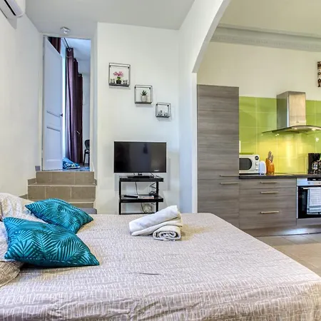 Apartment Le Jean Jaures - Refait A Neuf, Lumineux, Long Balcon, Jolie Vue, Wifi, Coeur Vieux-nice *