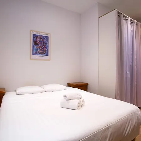 10 Minutes From The Tram And The Sea Apartment *