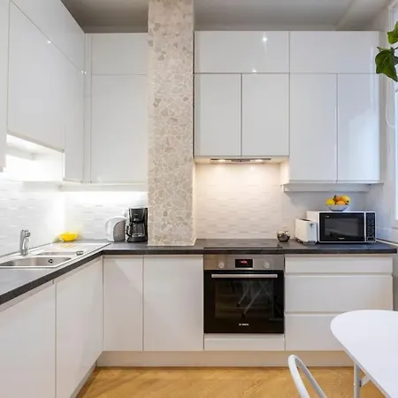 Apartment Promenade, 2pieces Chic Et Clim Avec Terrasse *