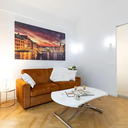 Promenade, 2pieces Chic Et Clim Avec Terrasse *