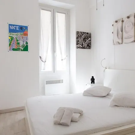 Air-conditioned Flat In The Centre Of *