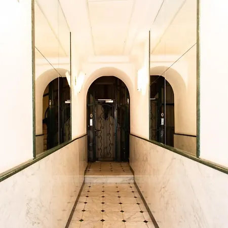Air-conditioned Flat In The Centre Of