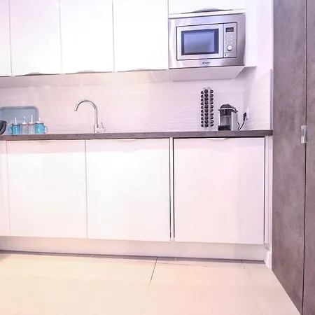 Apartment A Very Furnished Near The Beaches *