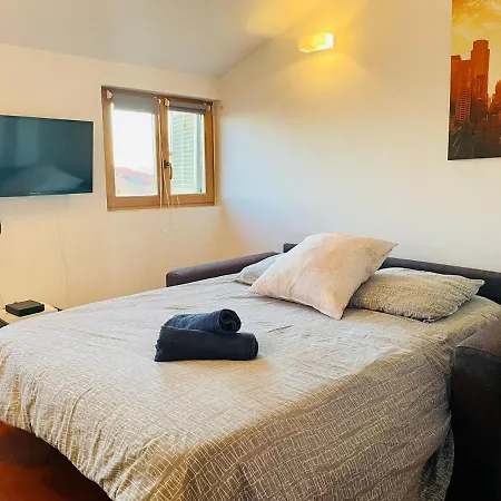 Apartment Gilly 4 - Exceptional 2beds, Sea View, Modern,a/c, Old Town *