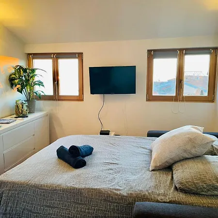 Gilly 4 - Exceptional 2beds, Sea View, Modern,a/c, Old Town Apartment *