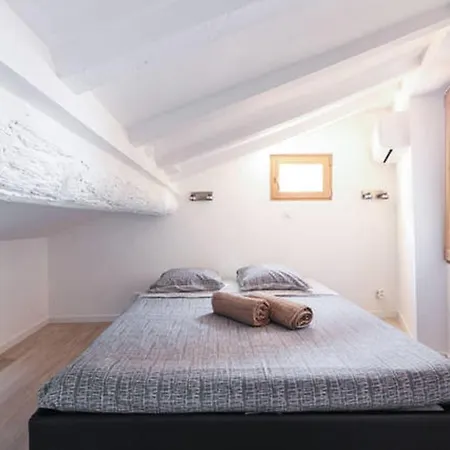 Apartment Gilly 4 - Exceptional 2beds, Sea View, Modern,a/c, Old Town